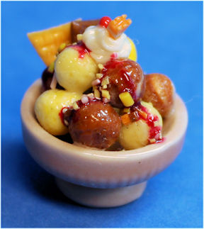 (image for) Deluxe ice cream treat