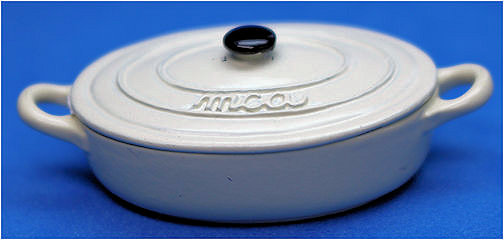 (image for) Oval casserole - lined lid- white