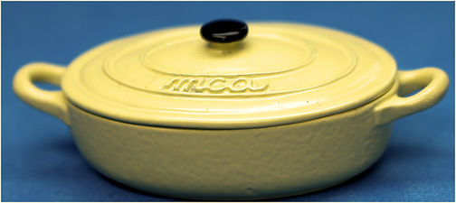 Oval casserole - lined lid- lemon
