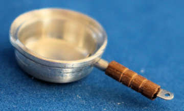 (image for) Small pot- aluminum - wood hande