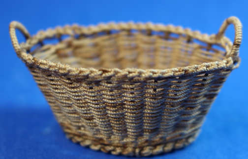 (image for) Laundry basket by Francine Coyon