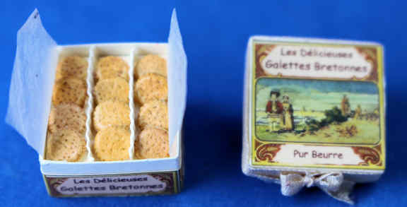 (image for) Box of biscuits by Betty Sartorio