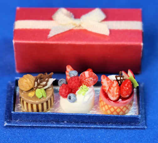 (image for) Box of elegant cupcakes #3