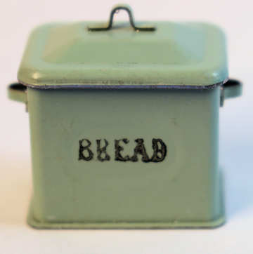(image for) Bread bin - enamel