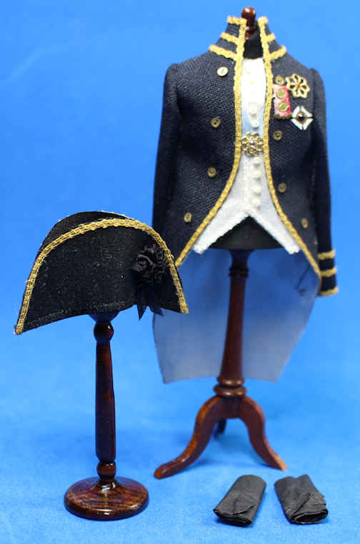(image for) Lord Nelson "Trafalgar" costume on stand
