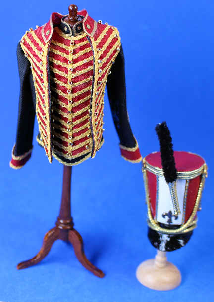 (image for) Military costume on stand with hat