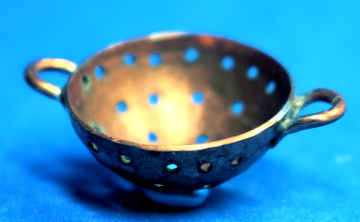 (image for) Copper colander
