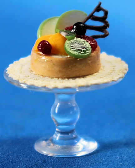 (image for) Tart on a glass pedestal