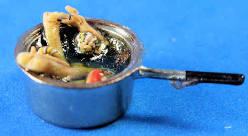 (image for) Chicken soup (with feet) in pot