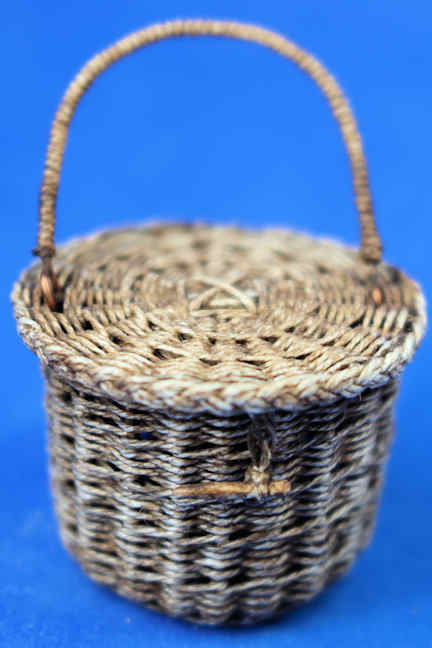 (image for) Lidded basket by Francine Coyon