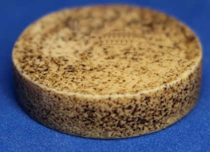 (image for) Cheese wheel - pepper coated
