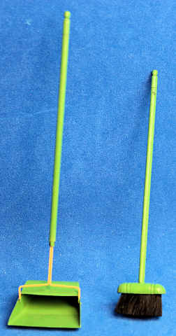(image for) Broom and long handled dustpan set - green