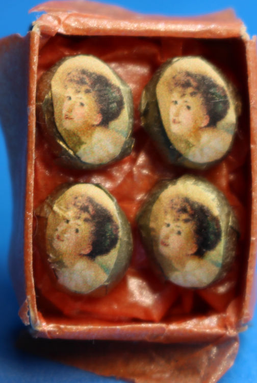 (image for) Box of lady's soaps