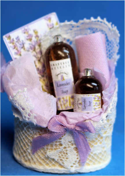 Bath set - lace covered basket