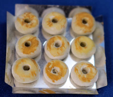 (image for) Bagels on tray