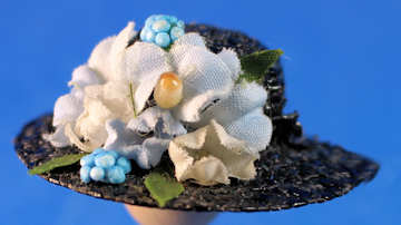 (image for) Fancy hat by Marie-France Beglan