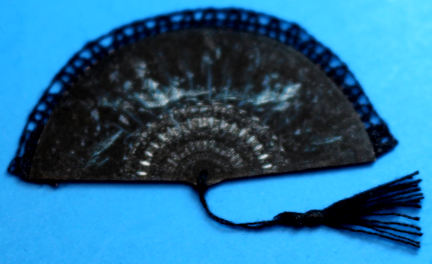 Hand fan - lace