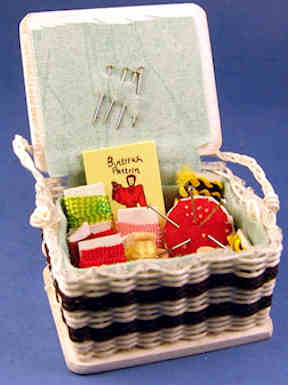 (image for) Sewing basket with lid - white