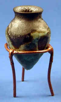 (image for) Amphora on stand