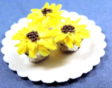 (image for) Sunflower cupcakes - set of 3