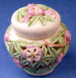 (image for) Lidded bowl - cutwork