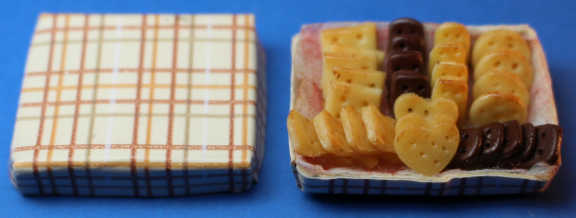(image for) Box of cookies