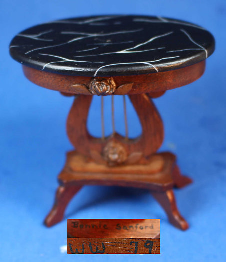 (image for) Decorative table - Bonnie Sanford
