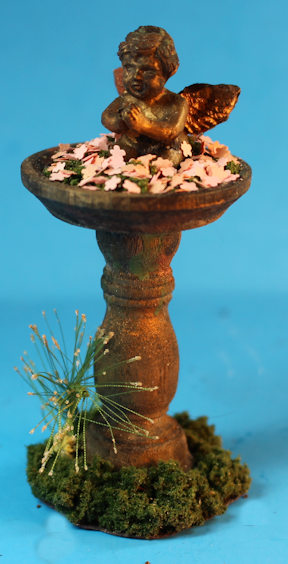 (image for) Cherub garden decoration