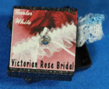 (image for) Bridal garter in box