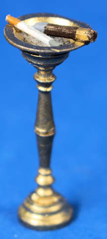 (image for) Ashtray - standing- "used"