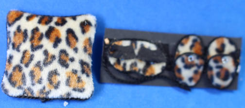 (image for) Sleep set - mask, slippers, pillow - leopard design