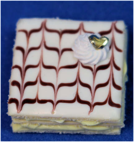 Square layer cake (image for) Square layer cake