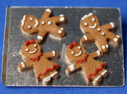 (image for) Gingerbread cookies on baking sheet