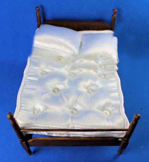 (image for) Coloniol style bed by Handcraft Designs