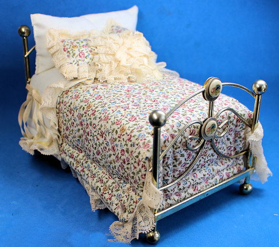 (image for) Dressed brass bed