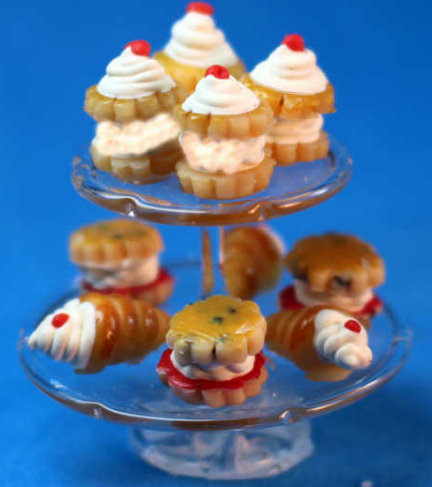 (image for) Cream filled desserts