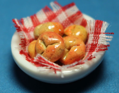 Bowl of dinner rolls